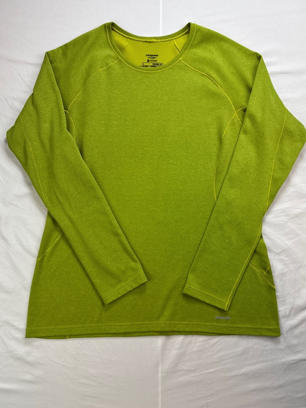 Patagonia Capilene 3 Sz L Women’s Midweight Base Layer in Bright Lime